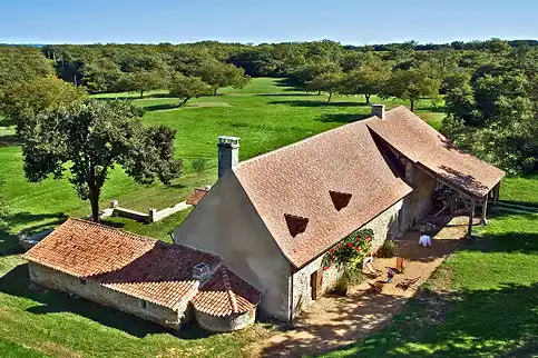 Gite le Grand Claud à Eyzerac - vue aérienne